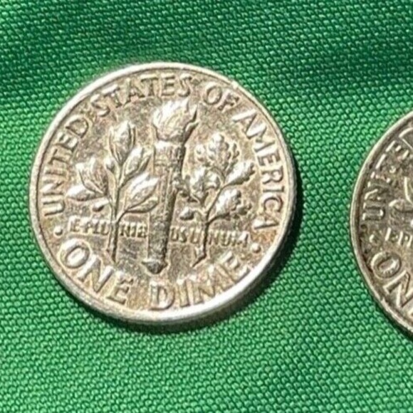 Two 1963 Roosevelt Dimes RF Naturally Toned Brilliant Coins - Picture 3 of 7